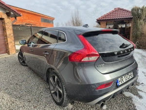 Volvo V40 D2 R-Design - imagine 3
