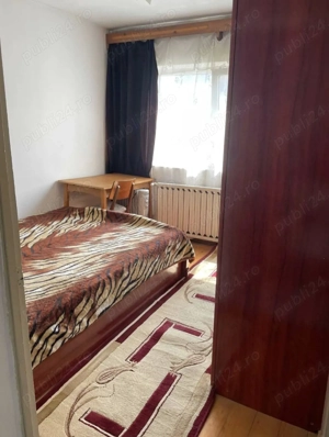 Apartament 3 camere decomandate în Ștei de vânzare, împreună cu garaj - imagine 2