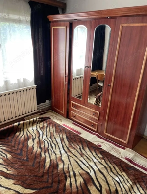 Apartament 3 camere decomandate în Ștei de vânzare, împreună cu garaj