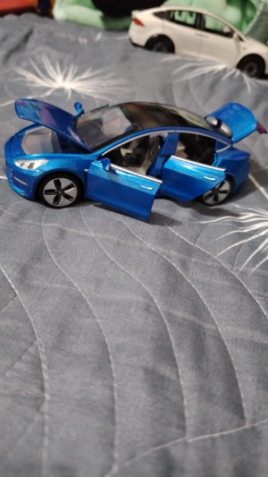 Vând masini metalice  - imagine 4