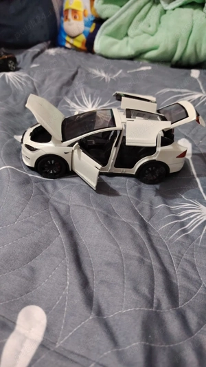 Vând masini metalice  - imagine 3