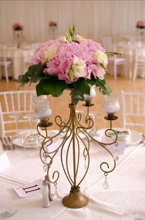 Sfeșnic auriu pentru evenimente 