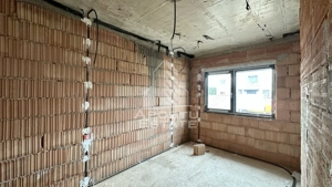 Jumatate de duplex de vanzare cu 5 camere, Dumbravita - imagine 5