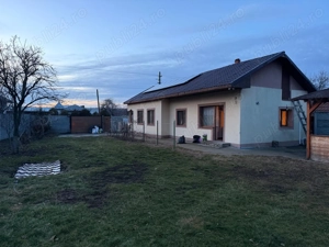 Casa + Teren Brebeni - 8000 metri patrati - 10 minute de Slatina - imagine 2