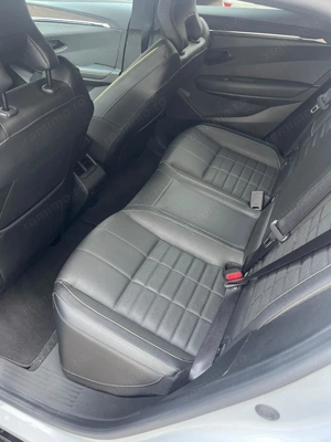 Renault Megane - imagine 9