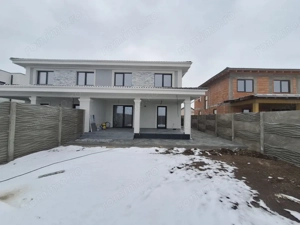 Duplex cu 5 camere, 3 bai - izolat fonic - Sacalaz