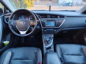 Toyota Auris hibrid an 2014 - imagine 2