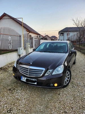 Vand Mercedes E Class foarte îngrijit  - imagine 4
