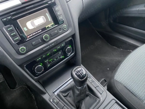 Skoda Superb SW 2.0 Diesel 140 CP An 2013 - imagine 18