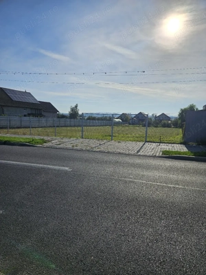 2 terenuri intravilan imprejmuite  - imagine 3