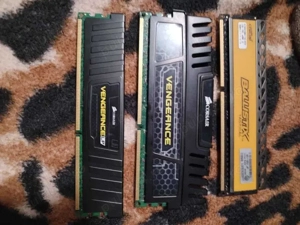 Ddr3 3 buc de 8 gb