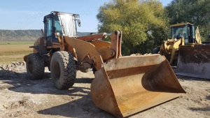 Încărcător frontal CASE 721 D - imagine 3