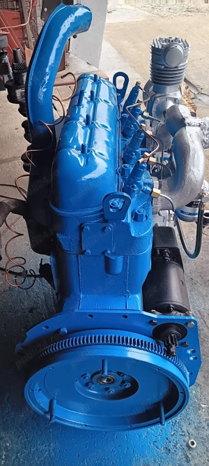 Bloc motor de tractor - imagine 2