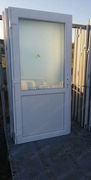 Depozitul de uși și ferestre 