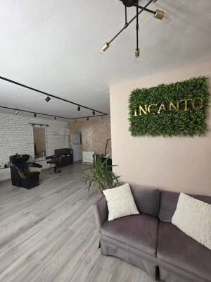 Închiriez post de make-up - imagine 4