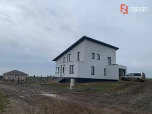 Casa individuala cu 5 camere si teren de 840 mp, Pischia - imagine 13