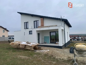 Casa individuala cu 5 camere si teren de 840 mp, Pischia - imagine 10