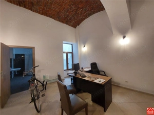 PRET REDUS! Apartament ultracentral, pentru locuit sau birou - imagine 2