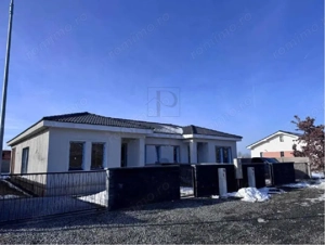 Duplex superb - separat prin camera tehnica - gata de mutat - finisaje PREMIUM - zona linistita