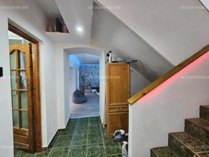 Casă individuală 7 camere, 3 băi, P+E+M, construcție 2000, Timișoara, zona Dâmbovița, comision 0 - imagine 2