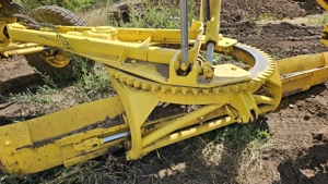 Greder New Holland F106.6 6x4 cu scarificator - imagine 2