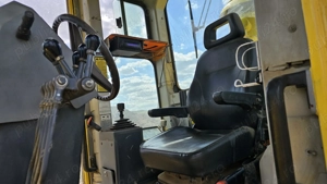 Greder New Holland F106.6 6x4 cu scarificator - imagine 5