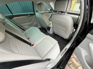 Volkswagen Passat Highline - 2.0tdi   DSG   Bord digital   Keyless   Distronic   Garantie  - imagine 16
