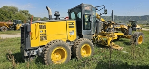 Greder Komatsu GD655  - imagine 4