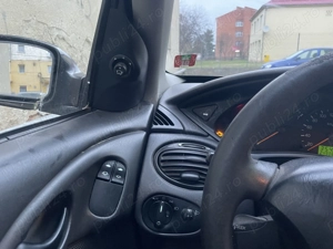 Ford Focus 1.6 benzina - imagine 7