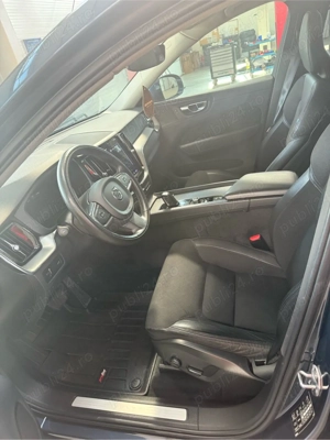 vand Volvo XC60 B4 FWD - imagine 3