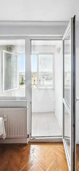 Garsoniera Vatra Luminoasa - imagine 5