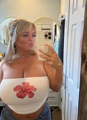 Buna sunt Anna ,sunt noua doar pentru 5 zile   hello I'm Anna( speak English) - imagine 8