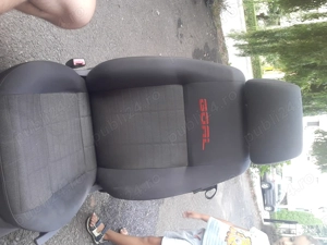 Vand 2 scaune de vw polo 1,2 benzina,coupe 