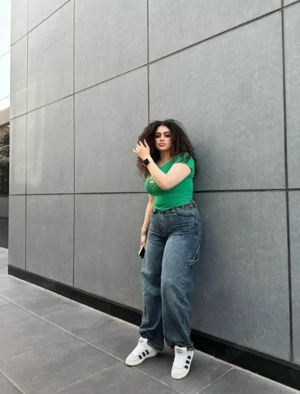 doamna Ana matura doar pt domnii maturi peste 30 ani va rog detin jucari singura in locatie dusi in 