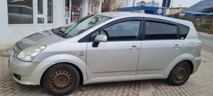 Toyota Corola verso  - imagine 3