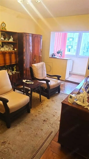 LIPOVEI - ETAJ 2 - BLOC IZOLAT - 3 CAMERE - 2 BALCOANE - CENTRALA PROPRIE - DECOMANDAT