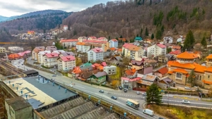 Apartament 3 camere în vilă, 114 mp | Curte | Sinaia - imagine 20