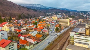Apartament 3 camere în vilă, 114 mp | Curte | Sinaia - imagine 18