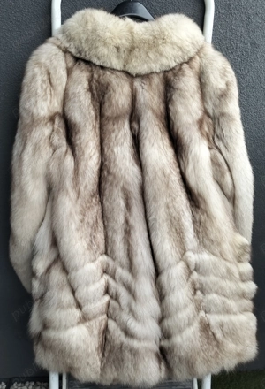 Vând  blana de vulpe argintie  - imagine 2