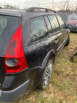 vand sau dezmembrez renaul megane 2 