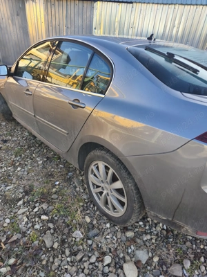 Renault Laguna 3 Avariată - 2.0 dCi, 175 CP, Bose, Cutie automată - imagine 3