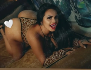 Nouă La tine în oraș  Sunt Carla