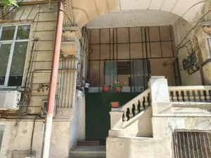 vand casa , 3 camere, curte comuna
