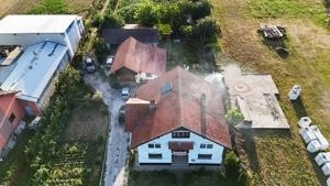 Casă Spațioasă și Domeniu Generos de Vânzare în sat Râu Barbat, comuna Pui, jud. Hunedoara