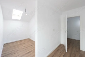 Despartit prin casa scarii! Zona buna! Asfalt! Toate utilitatile! - imagine 7