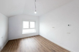 Despartit prin casa scarii! Zona buna! Asfalt! Toate utilitatile! - imagine 5