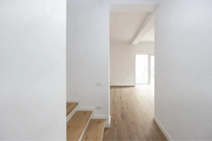 Despartit prin casa scarii! Zona buna! Asfalt! Toate utilitatile! - imagine 6