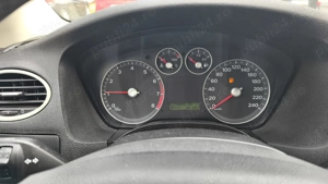 Vând Ford Focus - ideală pentru navetă și nu numai