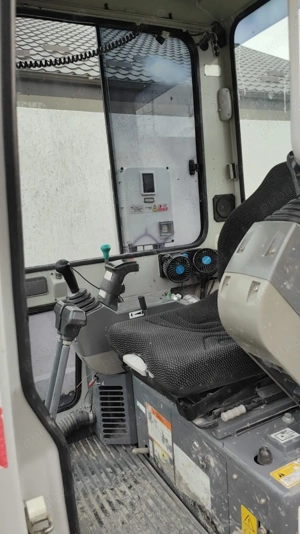 takeuchi tb219  - imagine 3