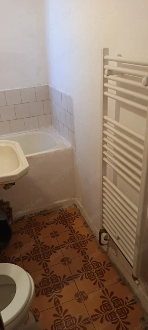 VÂND ap. 2 camere decomandate, centrală proprie, geamuri termopane, constr. din cărămidă - imagine 3